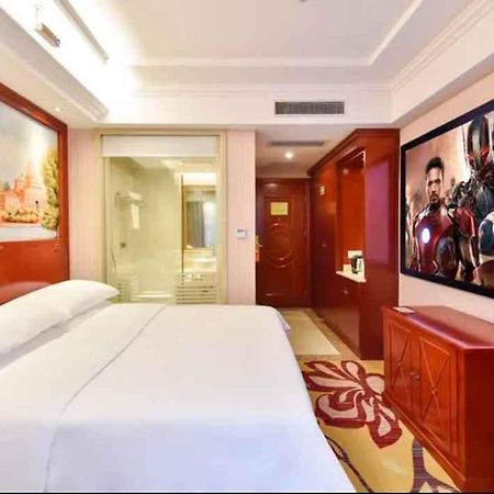 Vienna Hotel Shenzhen Baoneng City Plaza エクステリア 写真