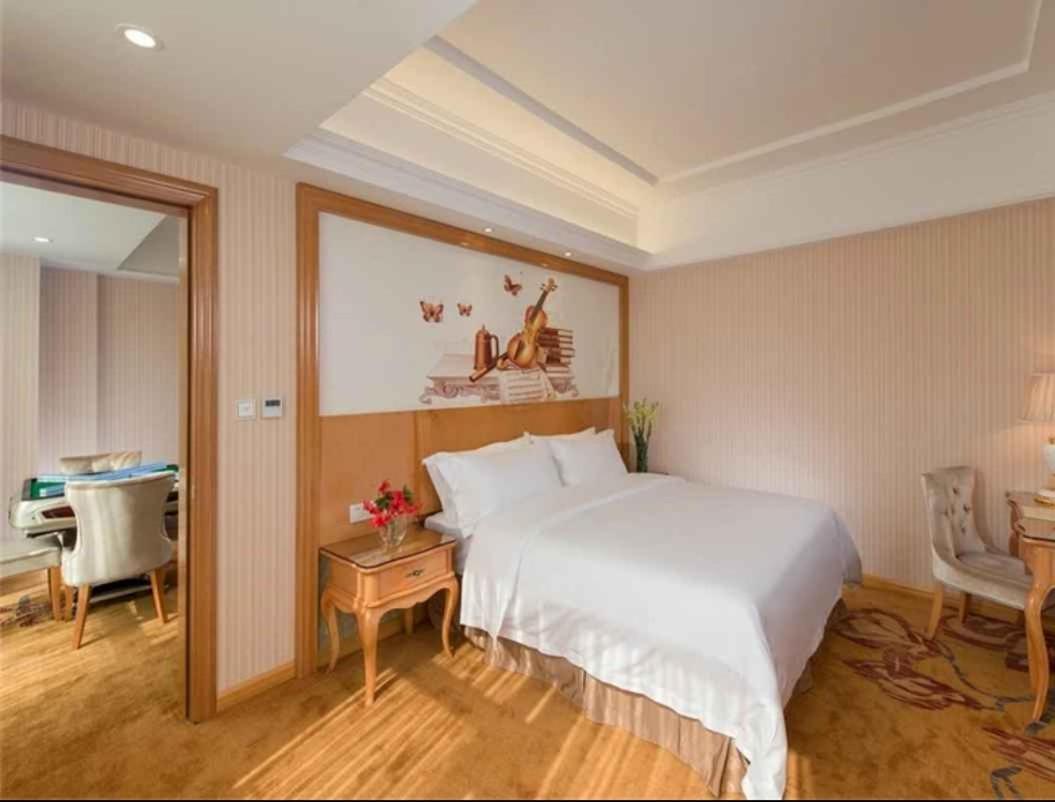 Vienna Hotel Shenzhen Baoneng City Plaza エクステリア 写真